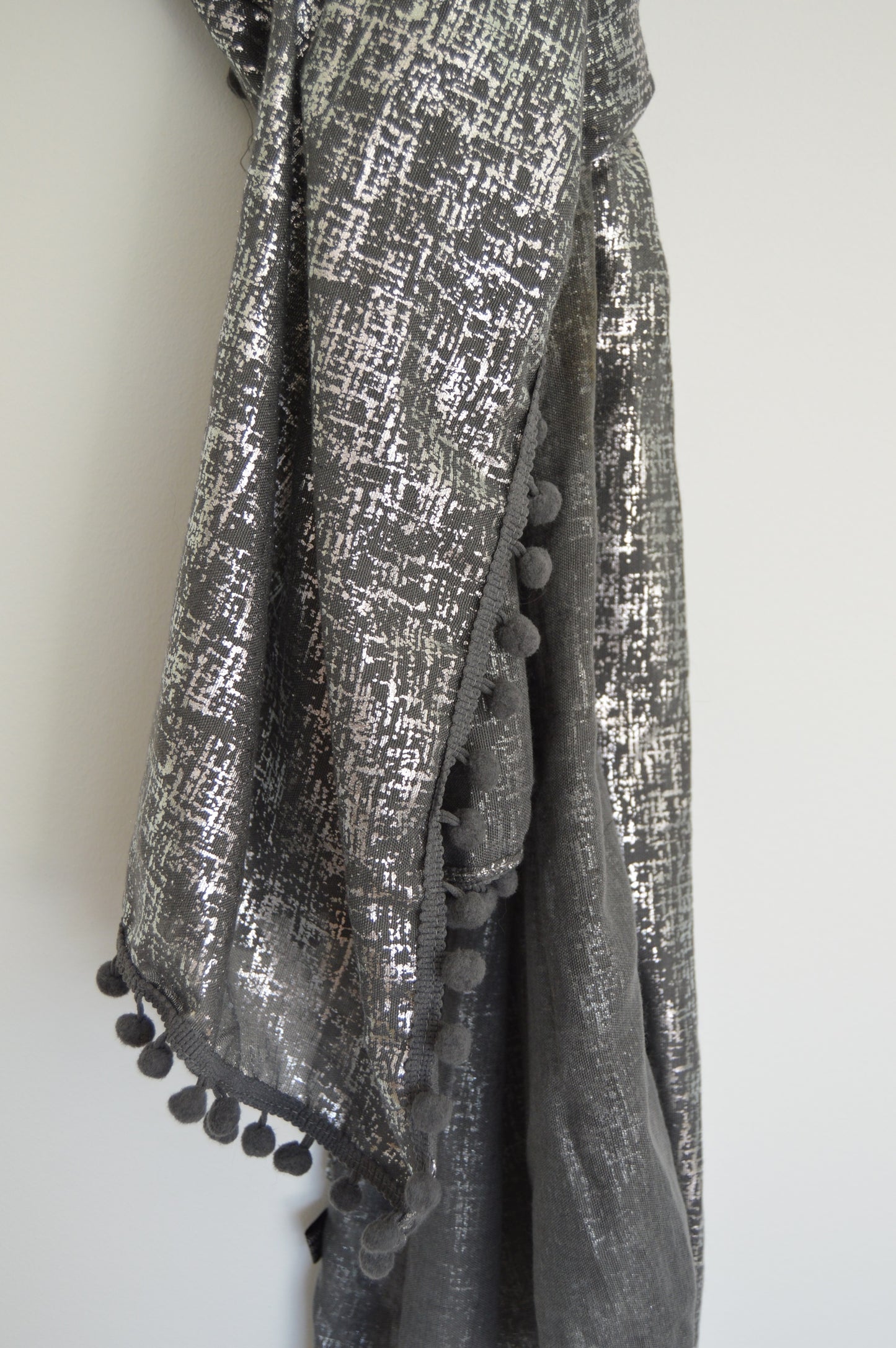 Foulard gris argenté