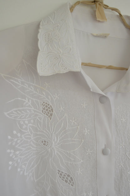 Chemise blanche brodée Taille 40