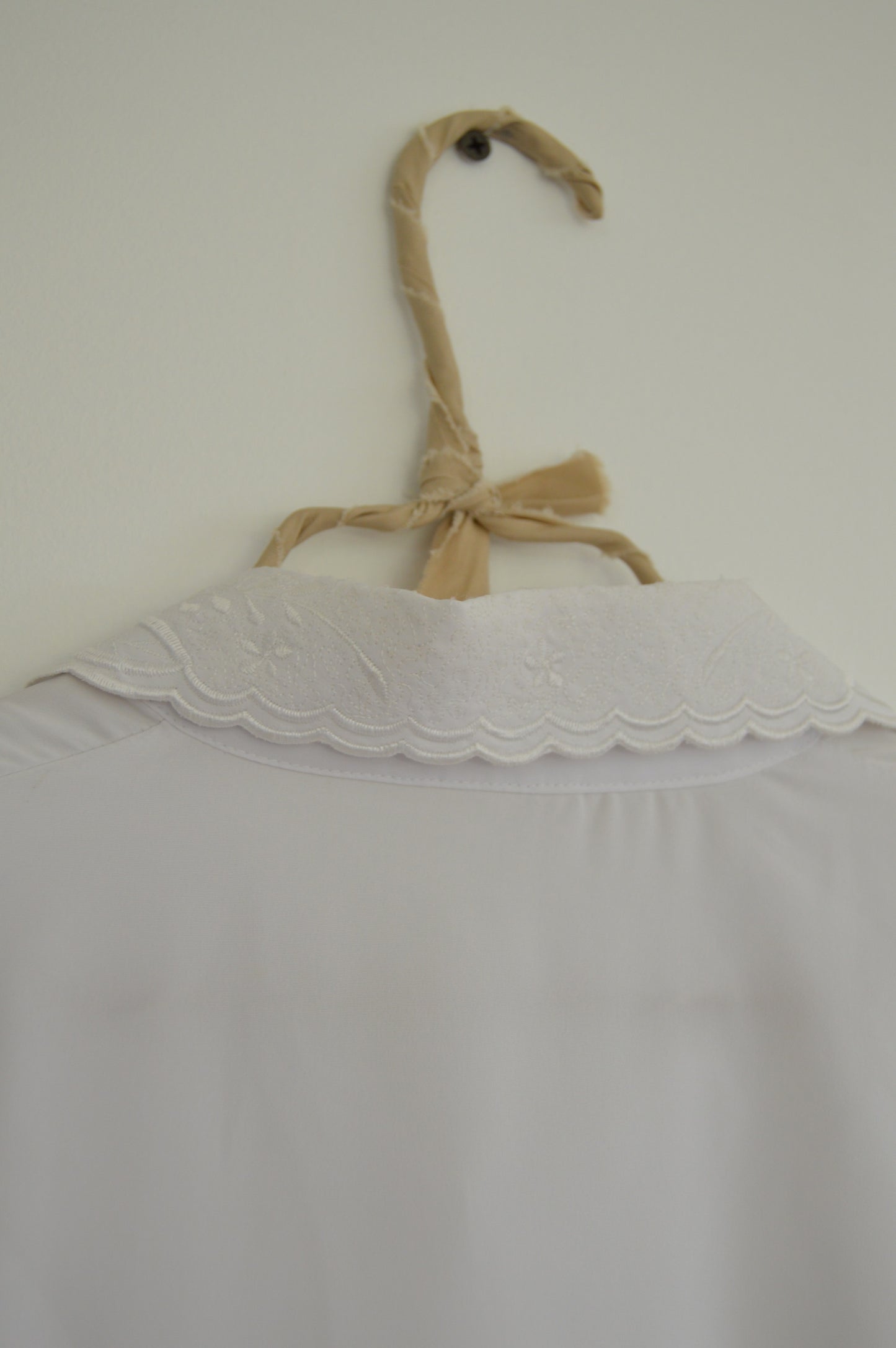 Chemise blanche brodée Taille 40