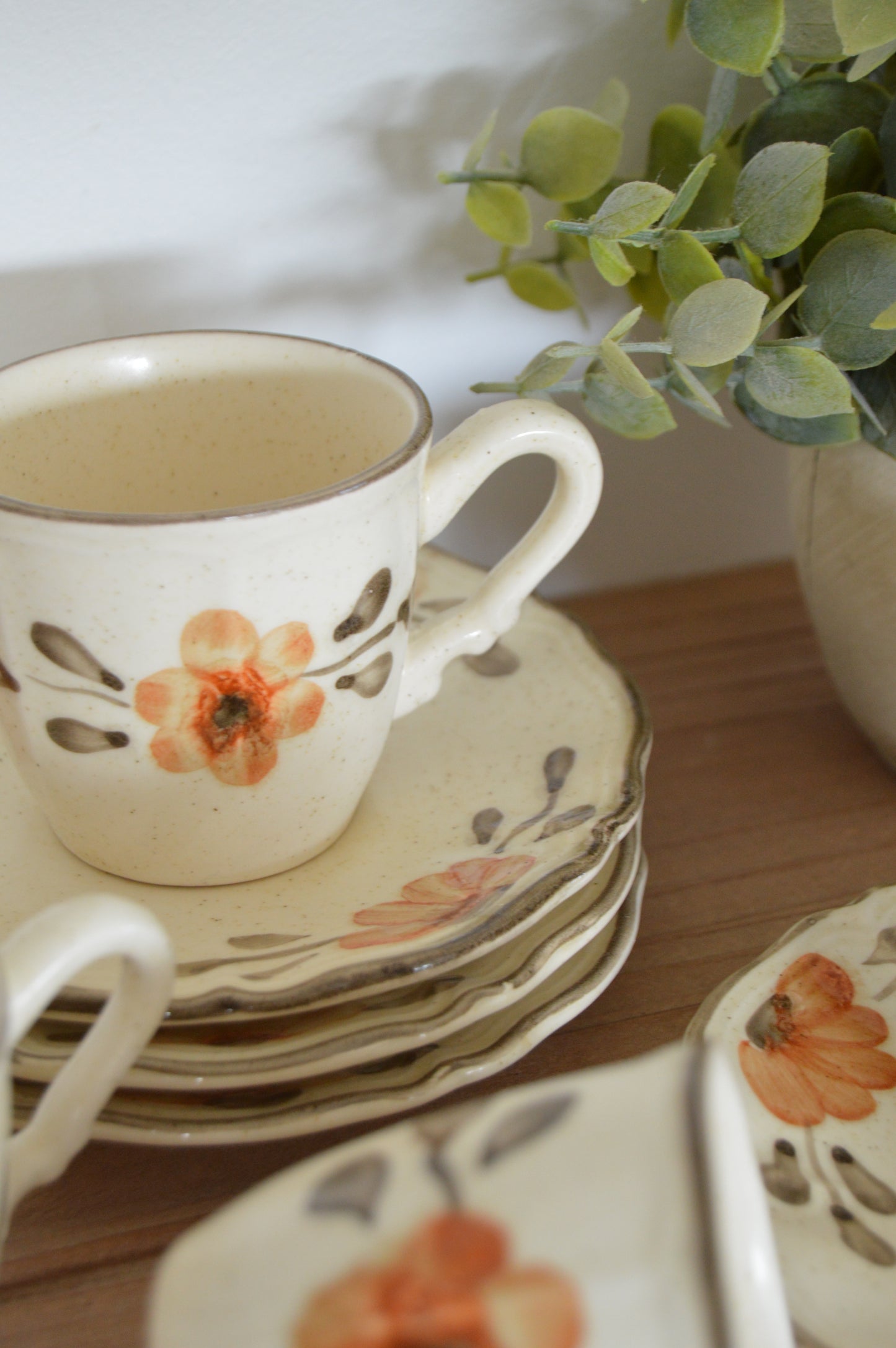 Ensemble tasses à café et leurs soucoupes