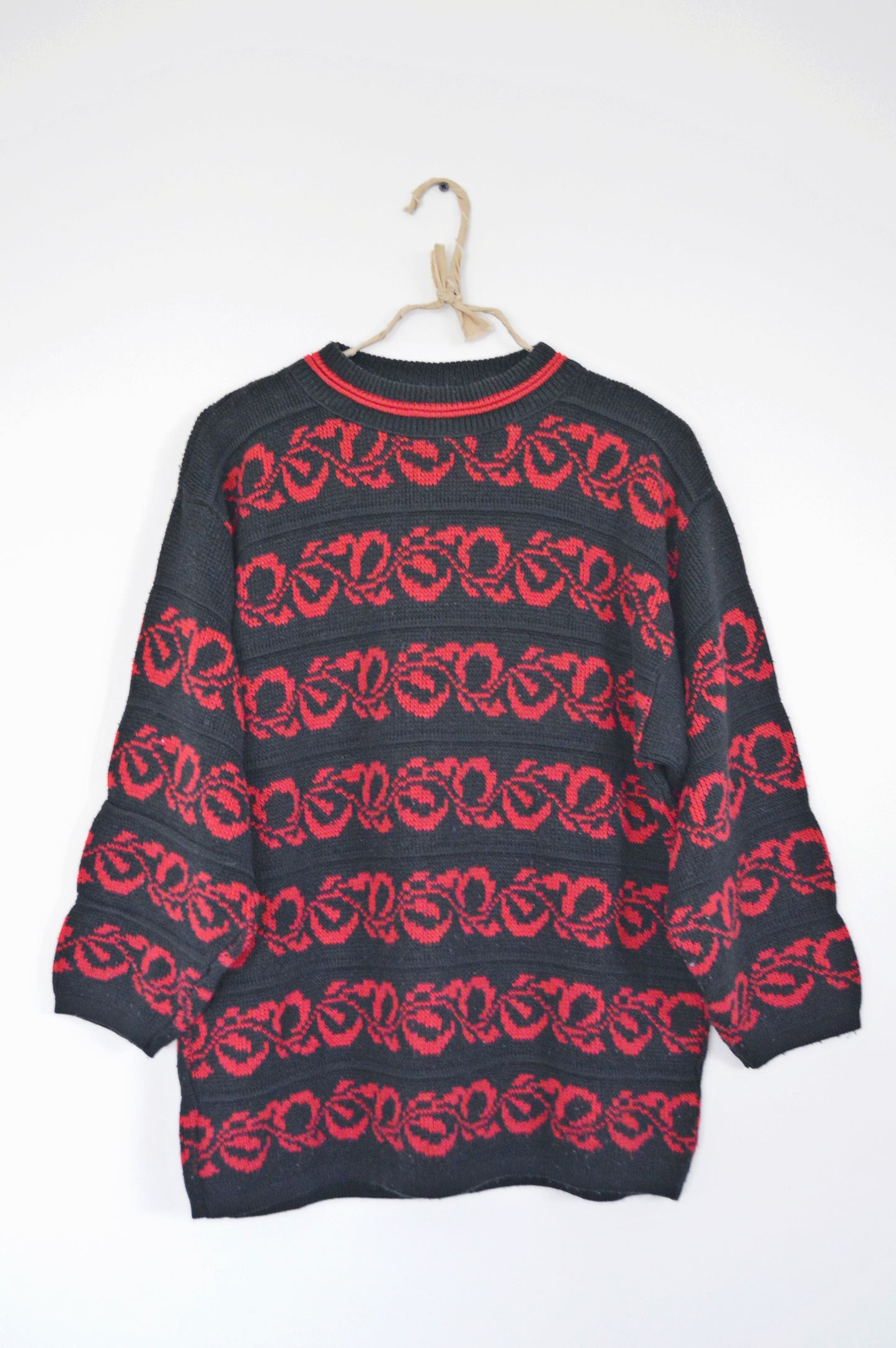 Pull 80s rouge et noir - Taille 40