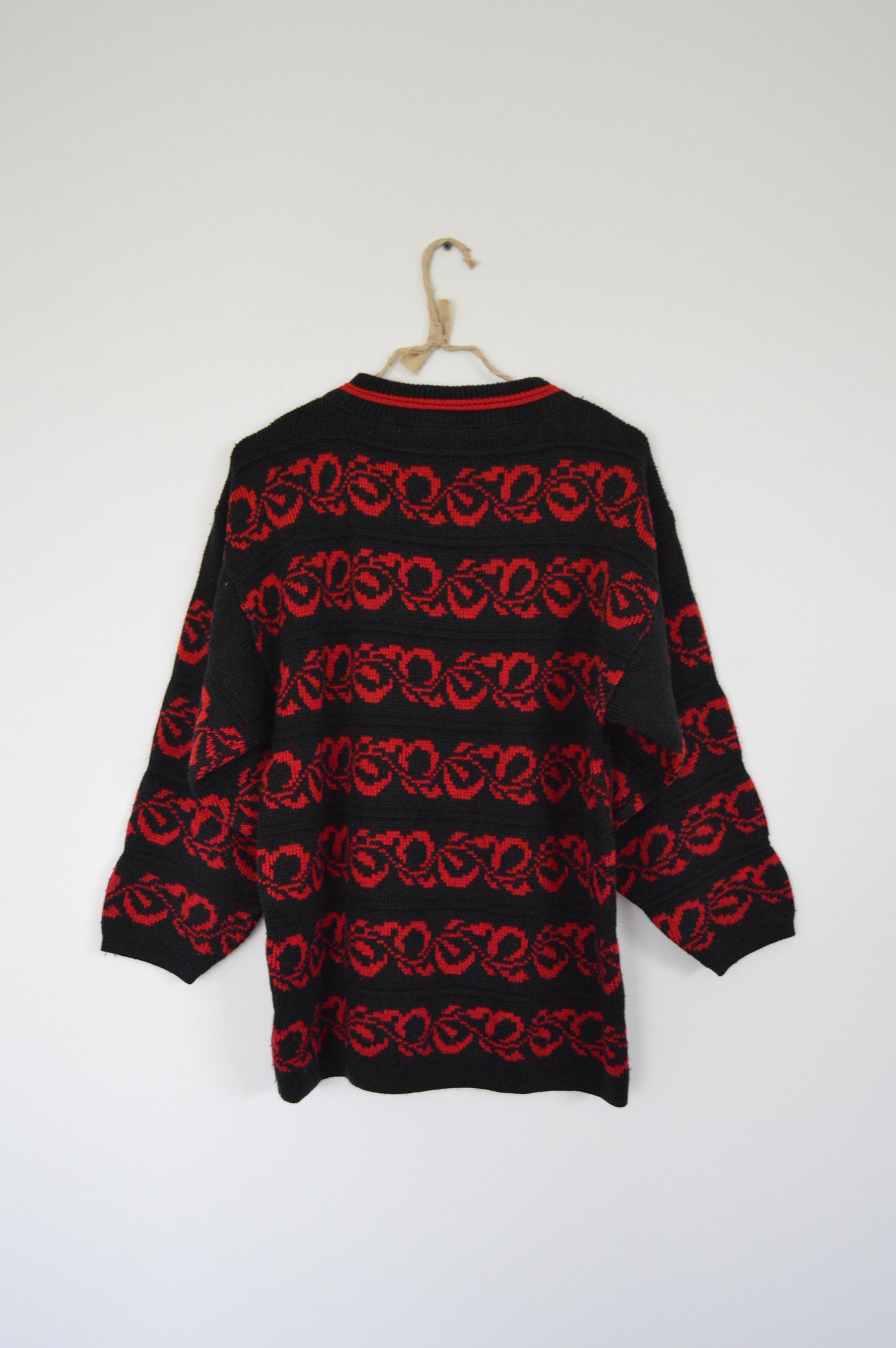 Pull 80s rouge et noir - Taille 40