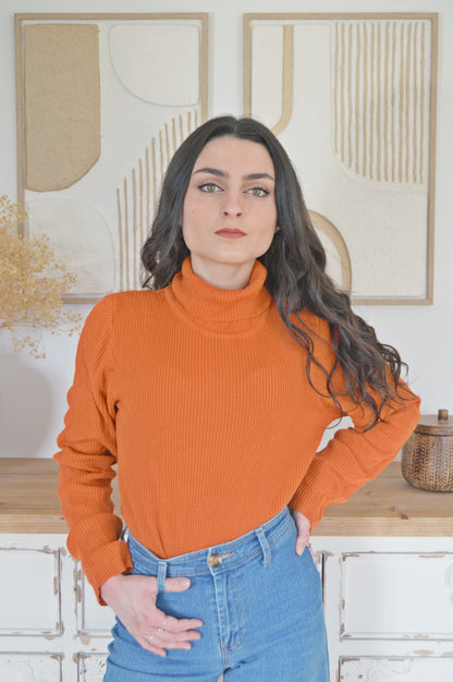 Pull col roulé côtelé orange/rouille Taille 40